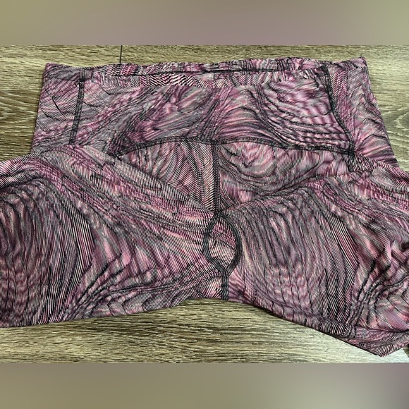 Lululemon Swift Speed High-Rise Tight 28" in Dimensional Sonic Pink Multi Sz 12 - Picture 7 of 8